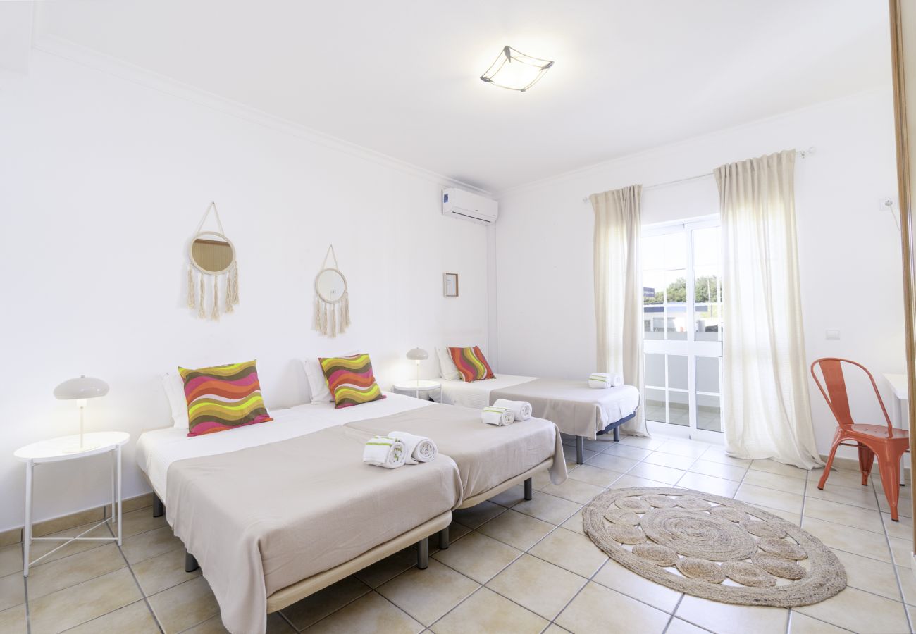 Villa em Albufeira - Villa Menina - Piscina Privada & Barbecue