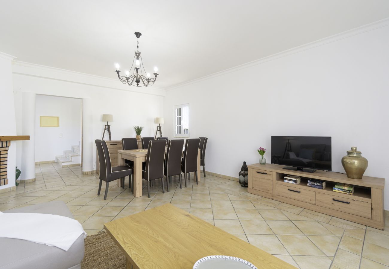 Villa em Albufeira - Villa Menina - Piscina Privada & Barbecue