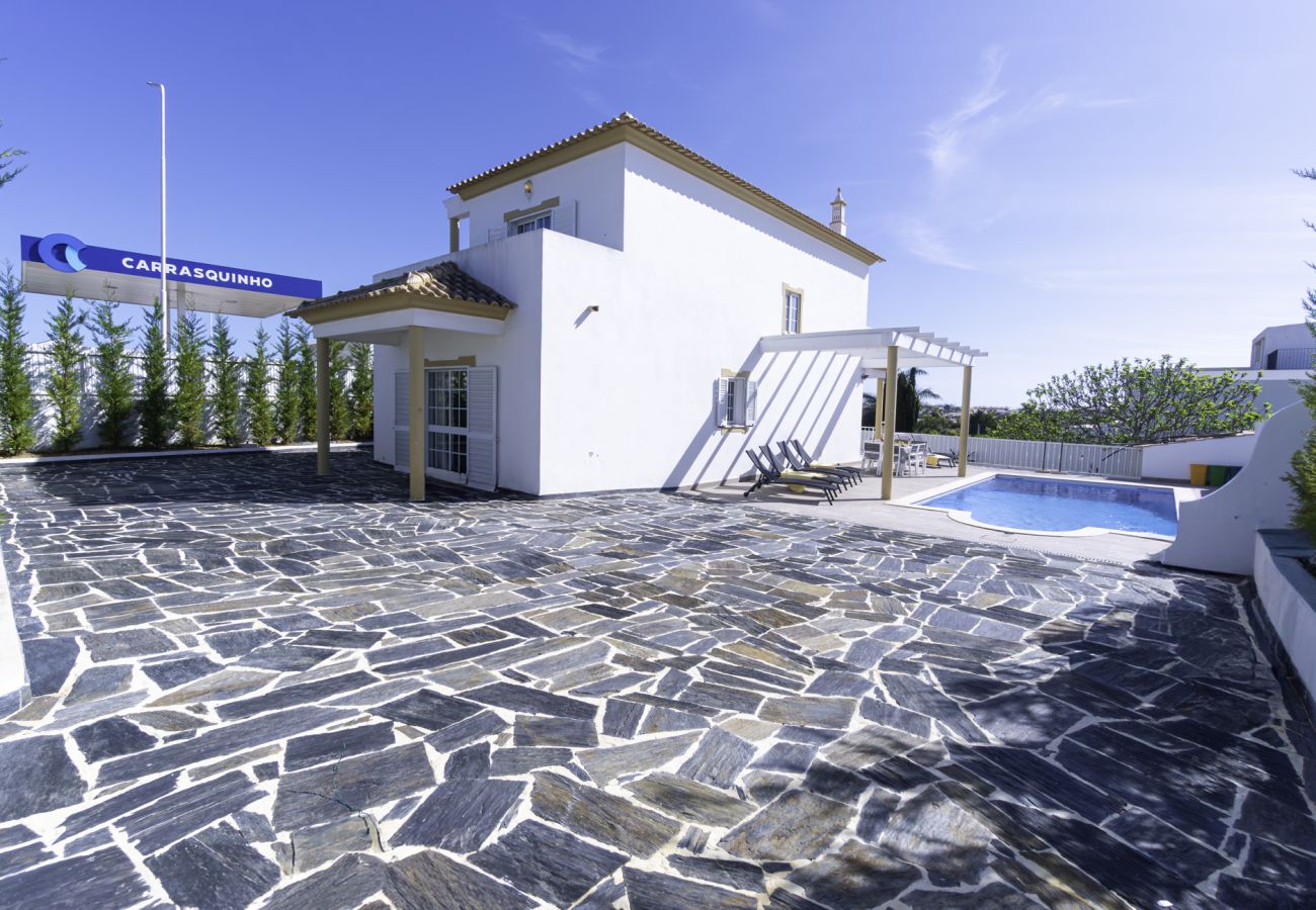 Villa em Albufeira - Villa Menina - Piscina Privada & Barbecue