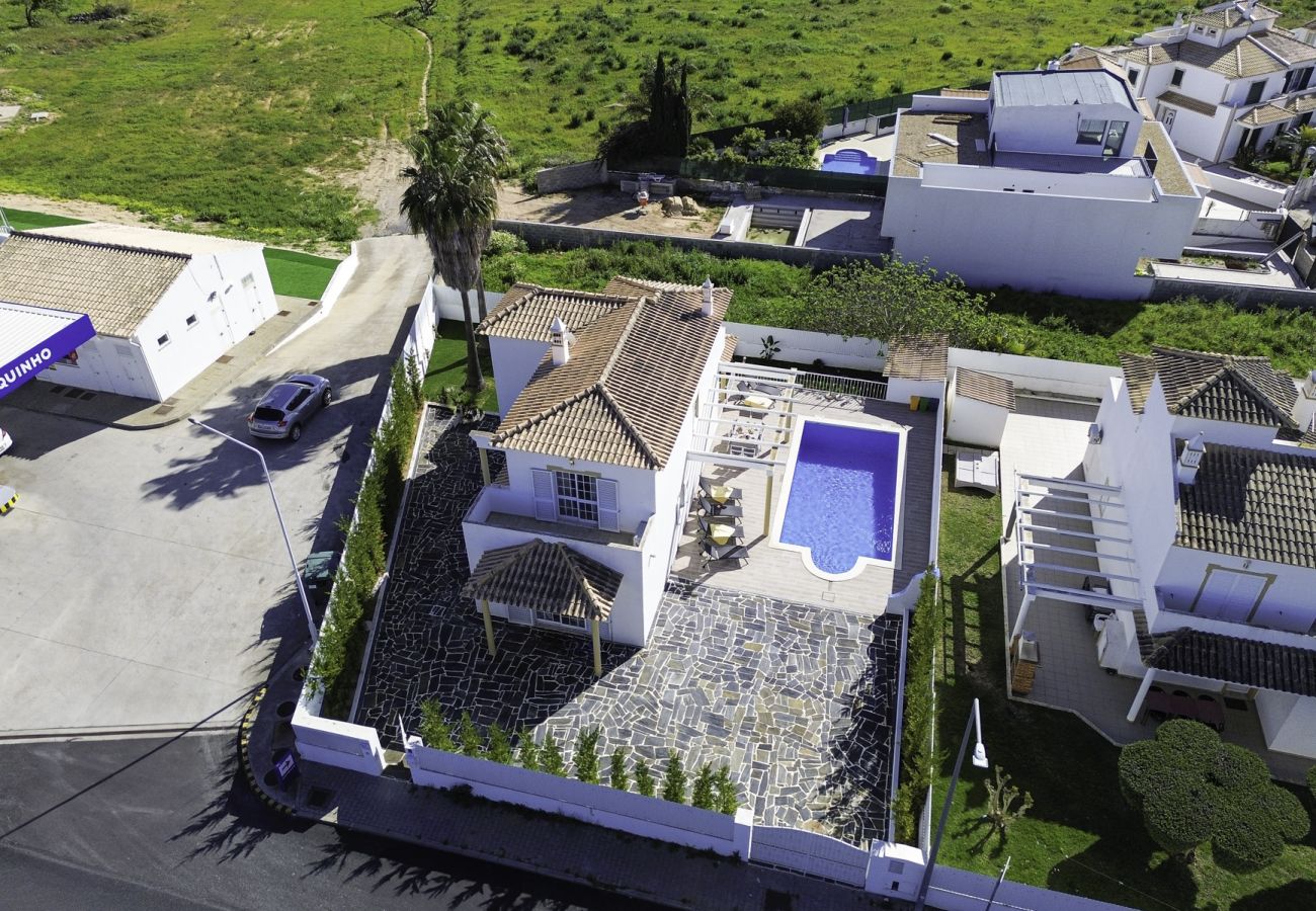 Villa em Albufeira - Villa Menina - Piscina Privada & Barbecue