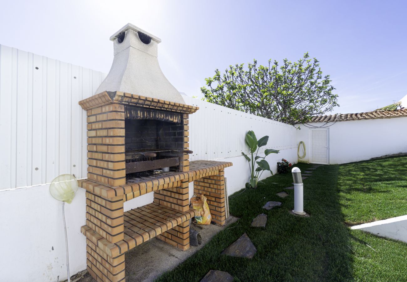 Villa em Albufeira - Villa Menina - Piscina Privada & Barbecue