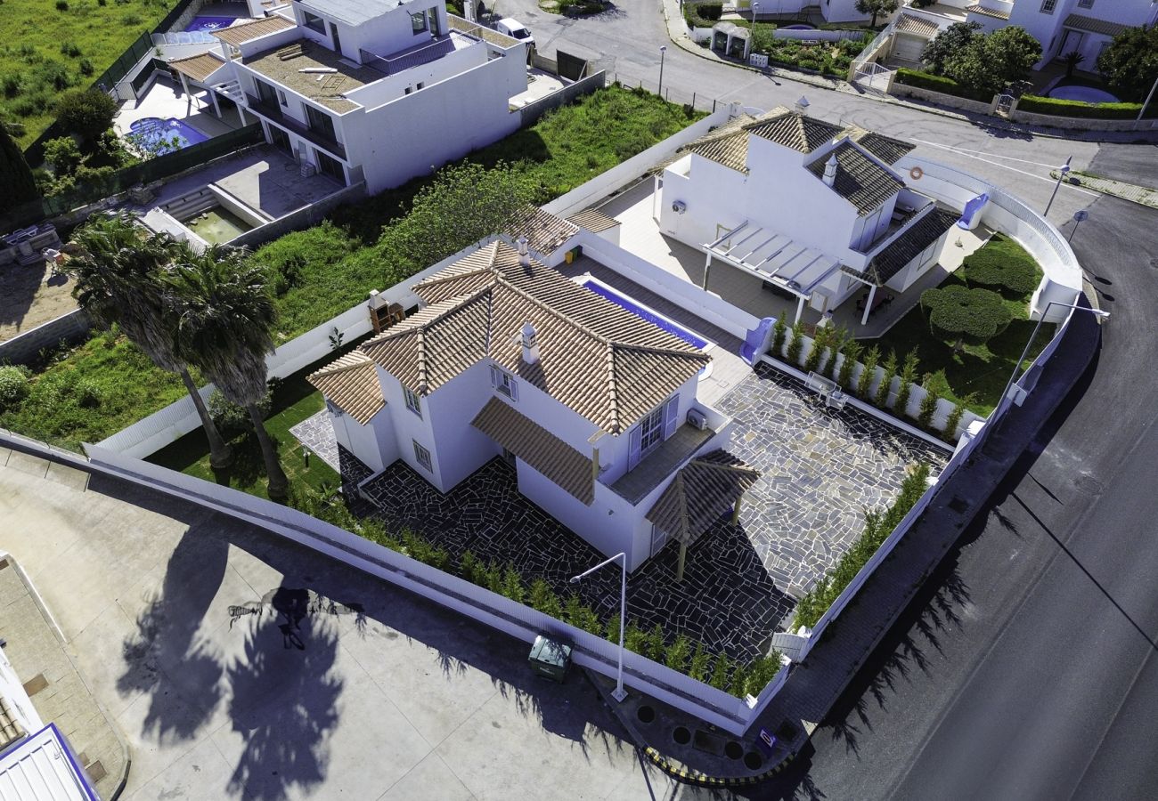Villa em Albufeira - Villa Menina - Piscina Privada & Barbecue