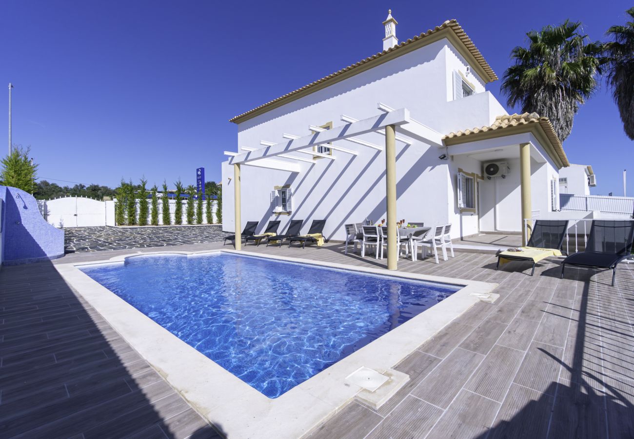 Villa em Albufeira - Villa Menina - Piscina Privada & Barbecue
