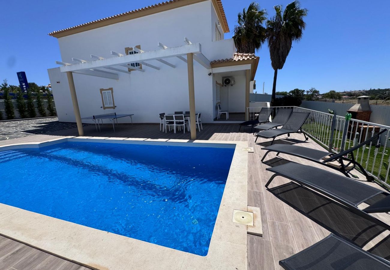 Villa em Albufeira - Villa Menina - Piscina Privada & Barbecue