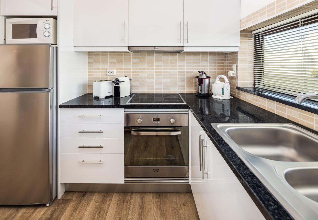 Apartamento em Albufeira - Endless Blue Apt OCV - Frente Praia, piscina