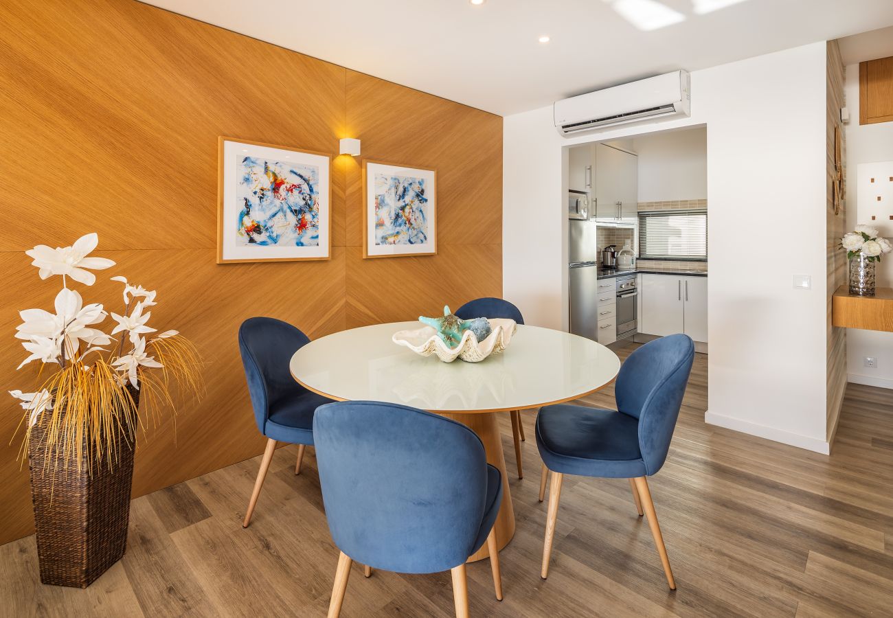 Apartamento em Albufeira - Endless Blue Apt OCV - Frente Praia, piscina
