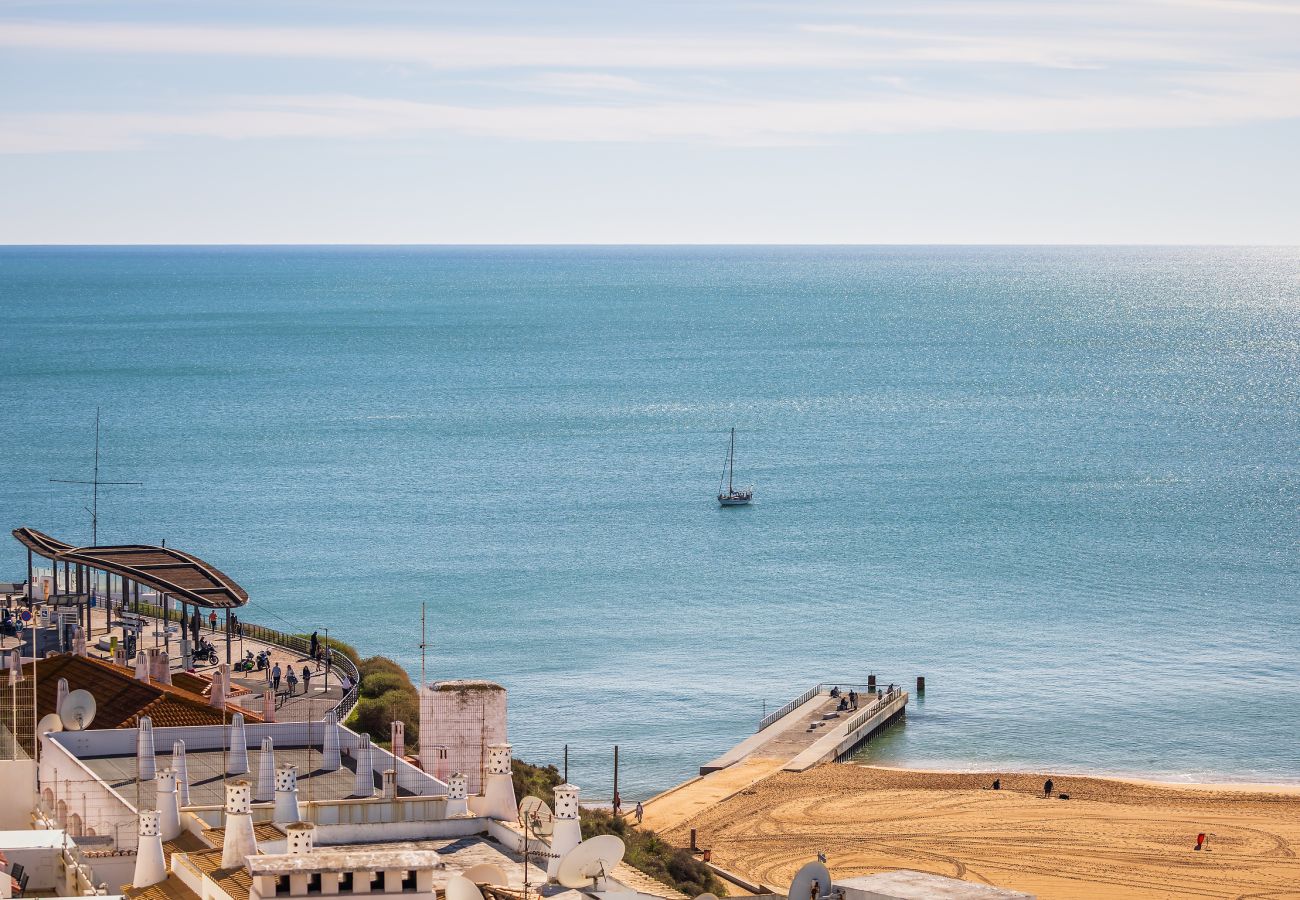 Apartamento em Albufeira - Endless Blue Apt OCV - Frente Praia, piscina