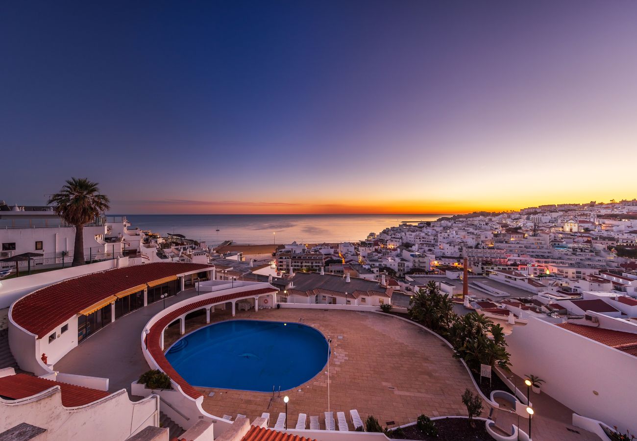 Apartamento em Albufeira - Endless Blue Apt OCV - Frente Praia, piscina