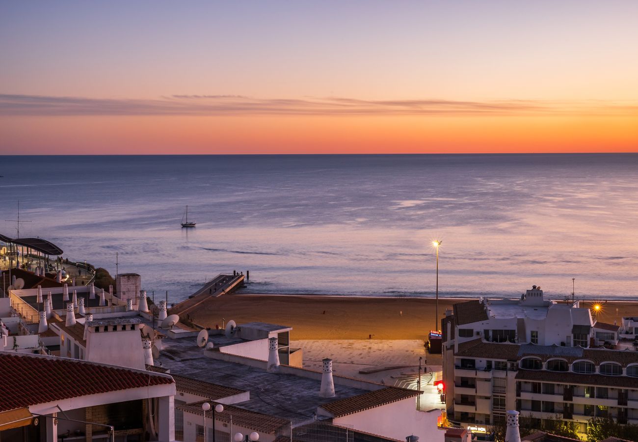 Apartamento em Albufeira - Endless Blue Apt OCV - Frente Praia, piscina