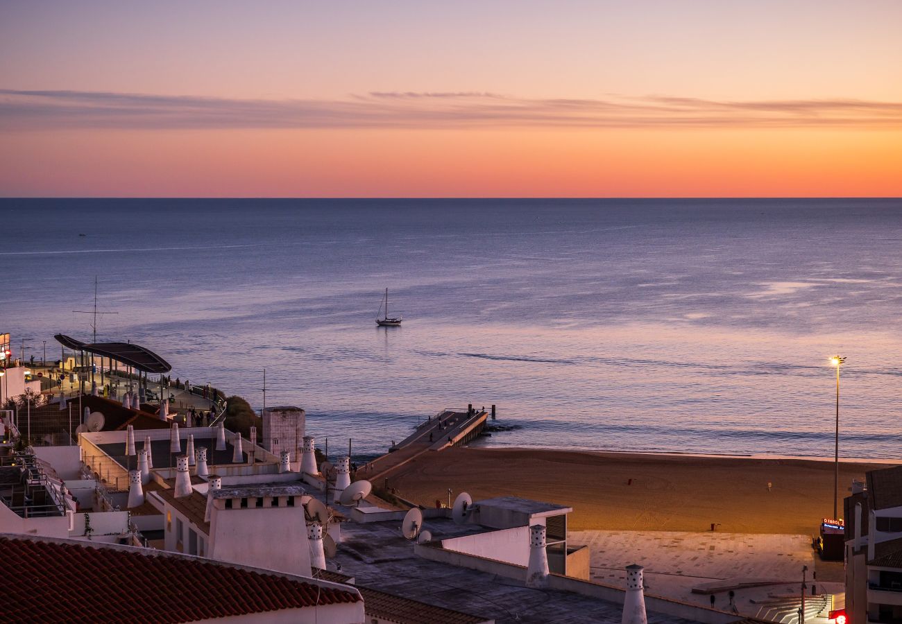 Apartamento em Albufeira - Endless Blue Apt OCV - Frente Praia, piscina