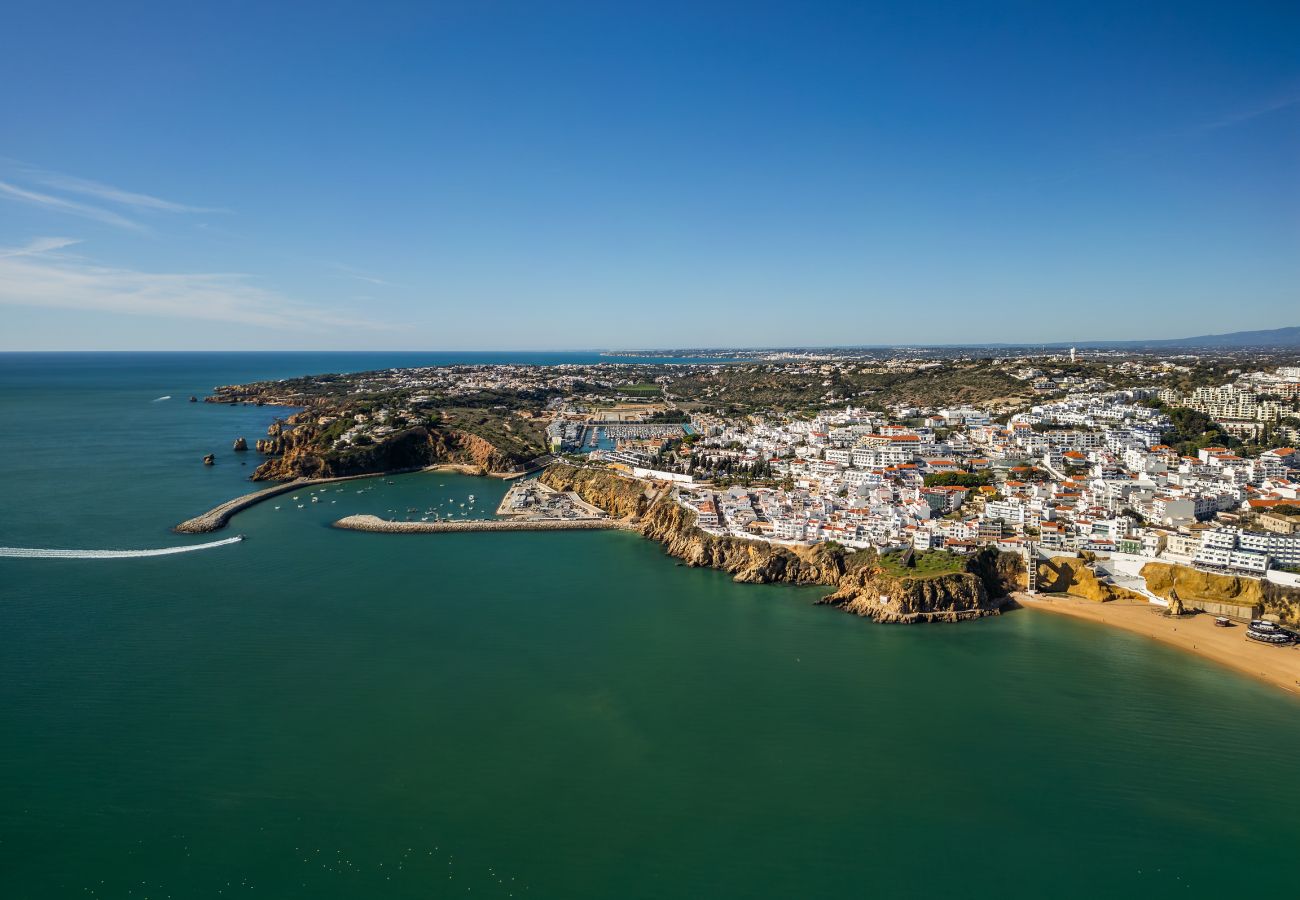 Apartamento em Albufeira - Endless Blue Apt OCV - Frente Praia, piscina
