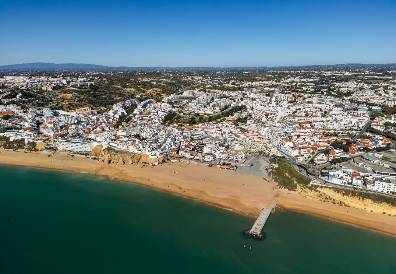Apartamento em Albufeira - Endless Blue Apt OCV - Frente Praia, piscina