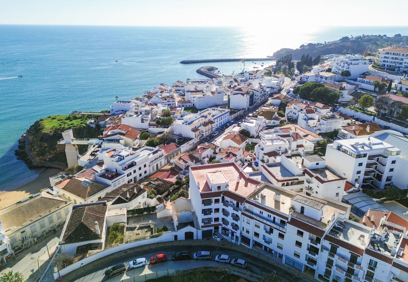 Apartamento em Albufeira - Boat Apt OCV - 100 metros praia, com piscina