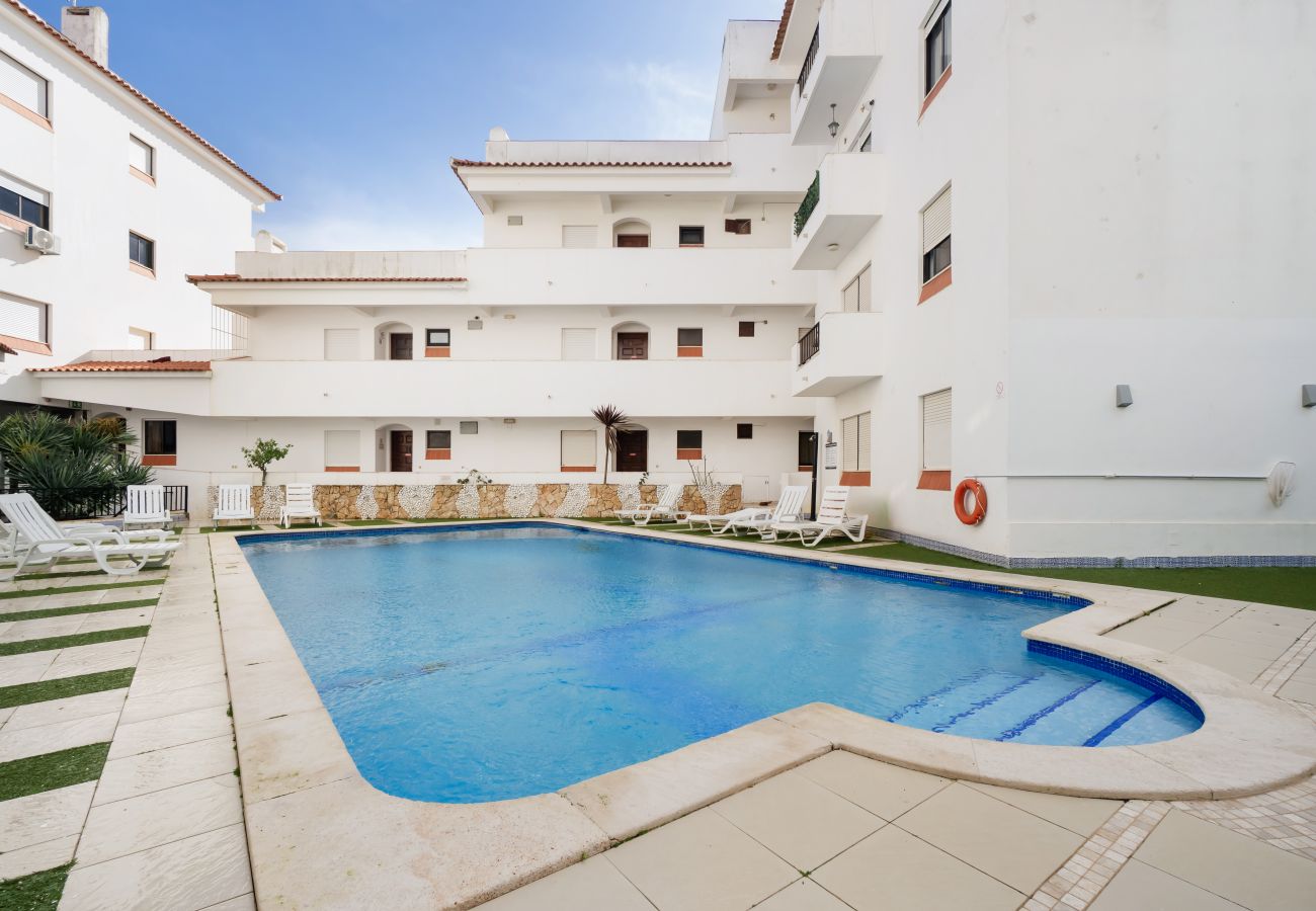 Apartamento em Albufeira - Boat Apt OCV - 100 metros praia, com piscina