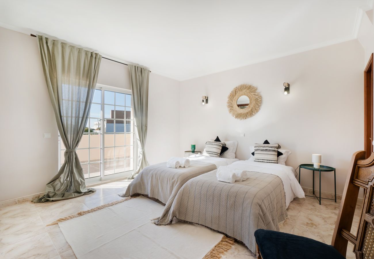 Villa em Albufeira - Villa Umbelina OCV - 5min Praia Arrifes - Sala de Jogos