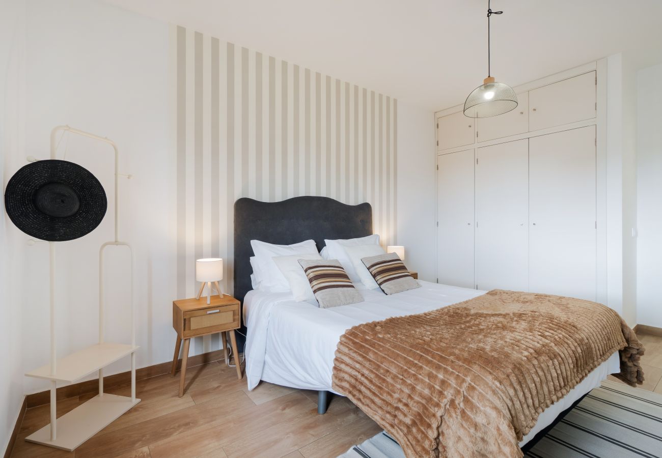 Apartamento em Albufeira - Boat Apt OCV – A 100m da Praia com Piscina