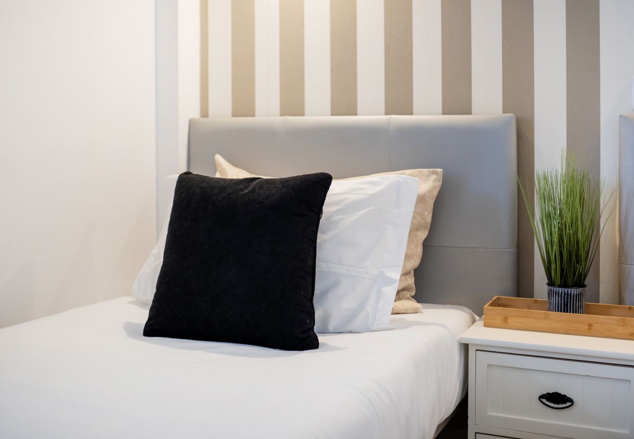 Apartamento em Albufeira - Boat Apt OCV - 100 metros praia, com piscina