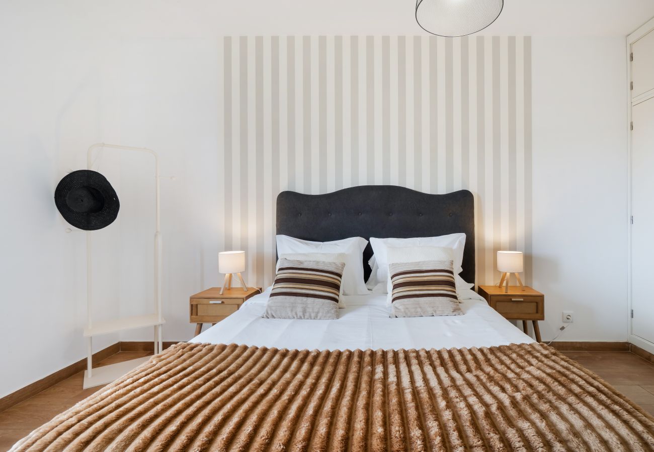 Apartamento em Albufeira - Boat 2 Apt OCV – A 100m do Mar com Piscina