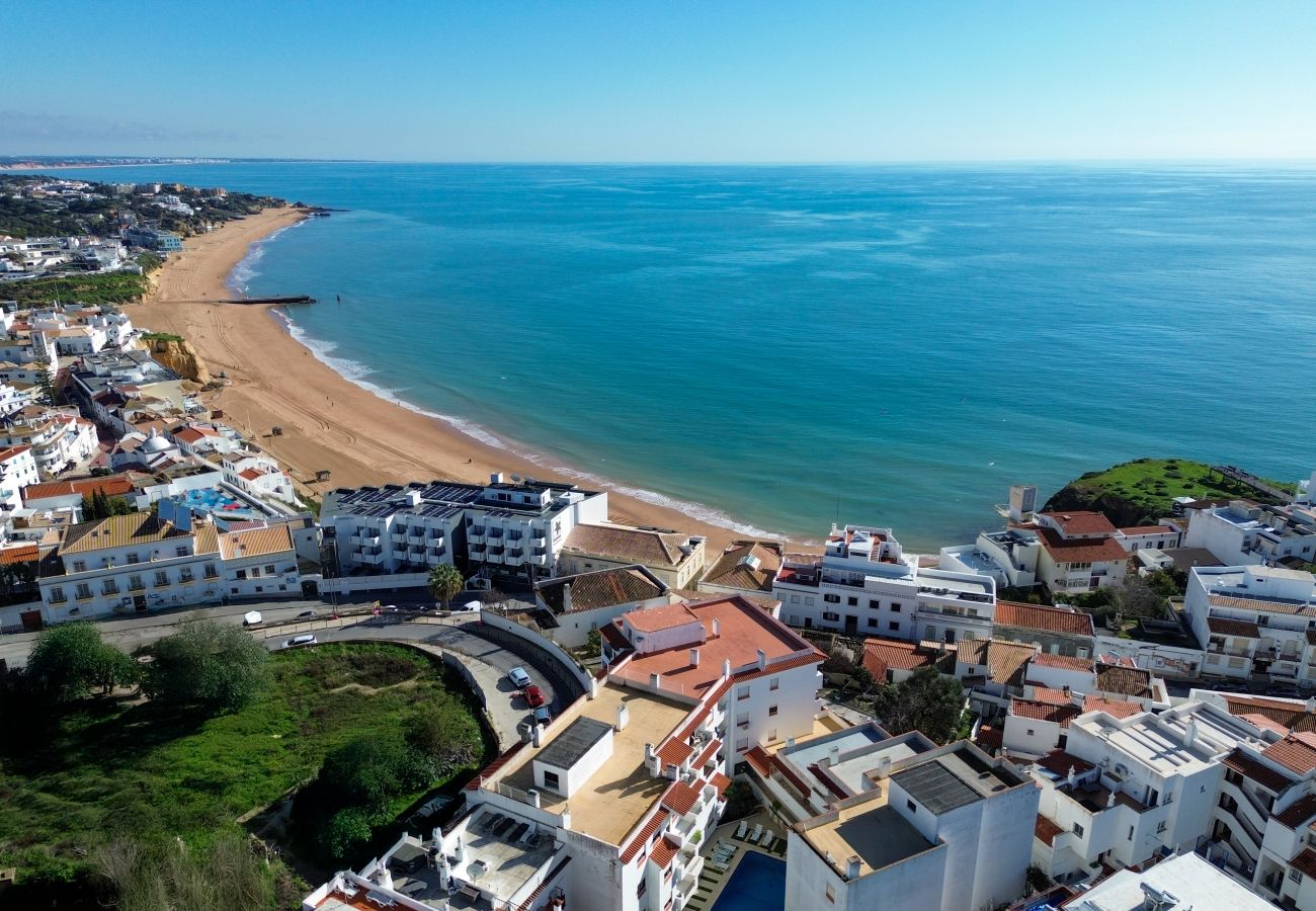 Apartamento em Albufeira - Boat 2 Apt OCV – A 100m do Mar com Piscina