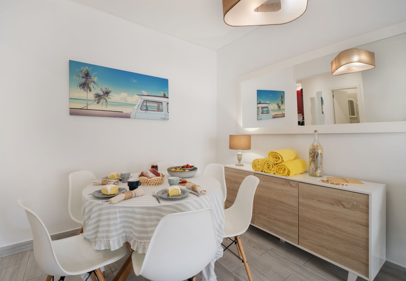 Apartamento em Albufeira - Boat 4 Apt OCV – Perto da Praia (100m) com Piscina