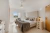 Villa em Albufeira - NEW 2026! Sunny Terrace Home | Pool, BBQ & Relax