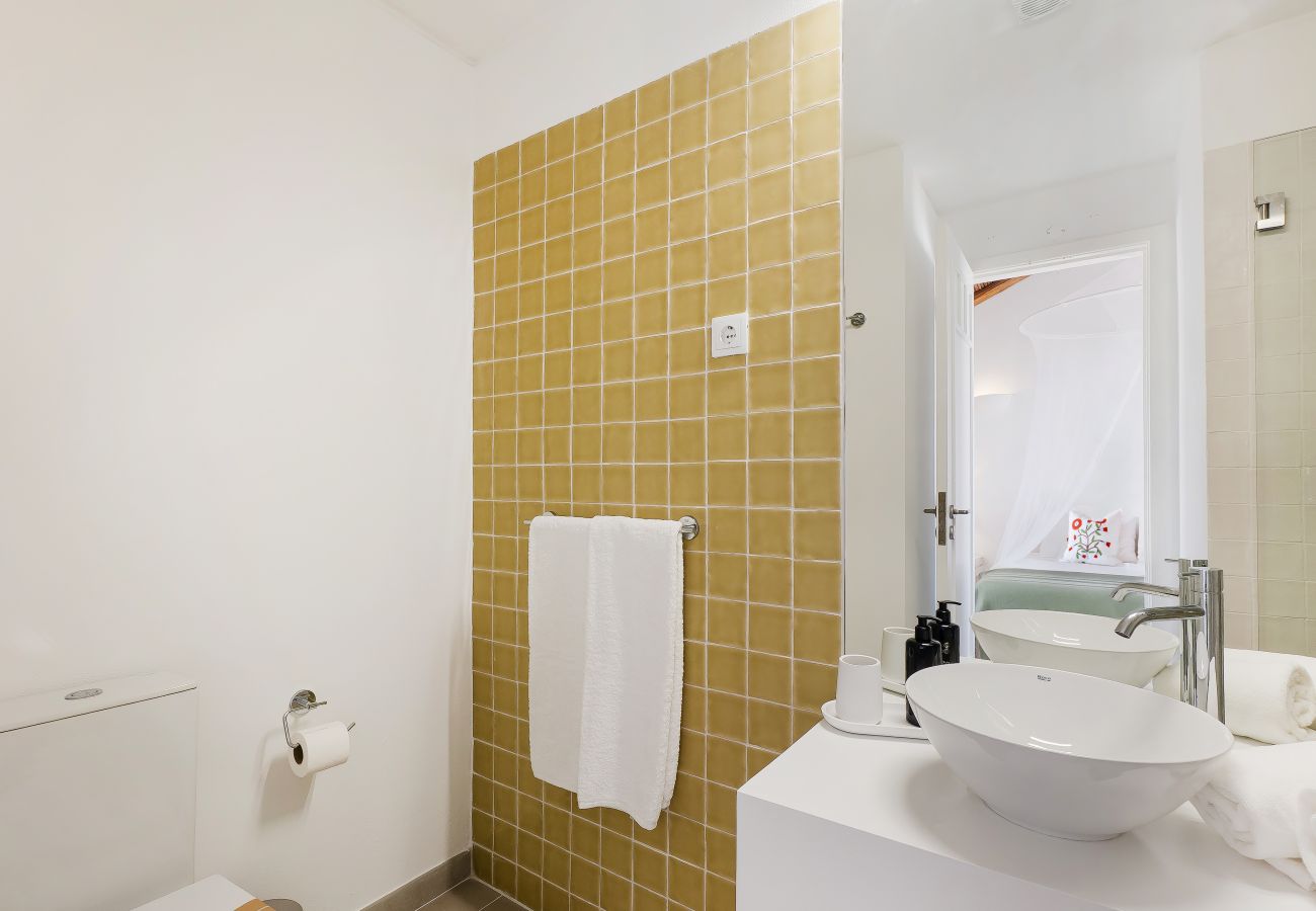 Villa in Galé - NEW for 2026 ✨ Renovated Galé Beach Villa | Pool | Walk to the beach