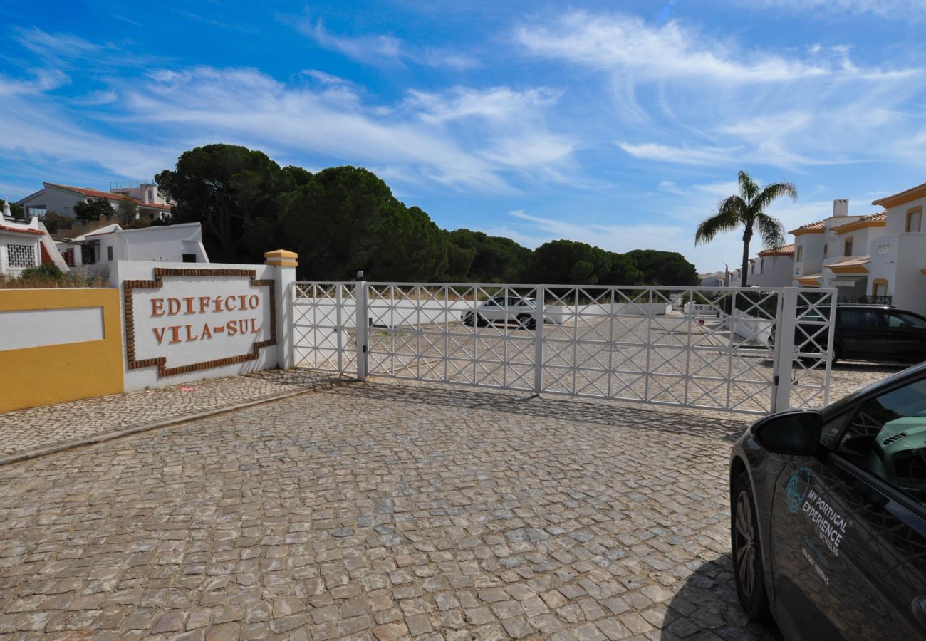 Apartment in Albufeira - Flat Pinheiro OCV - 5min Beach