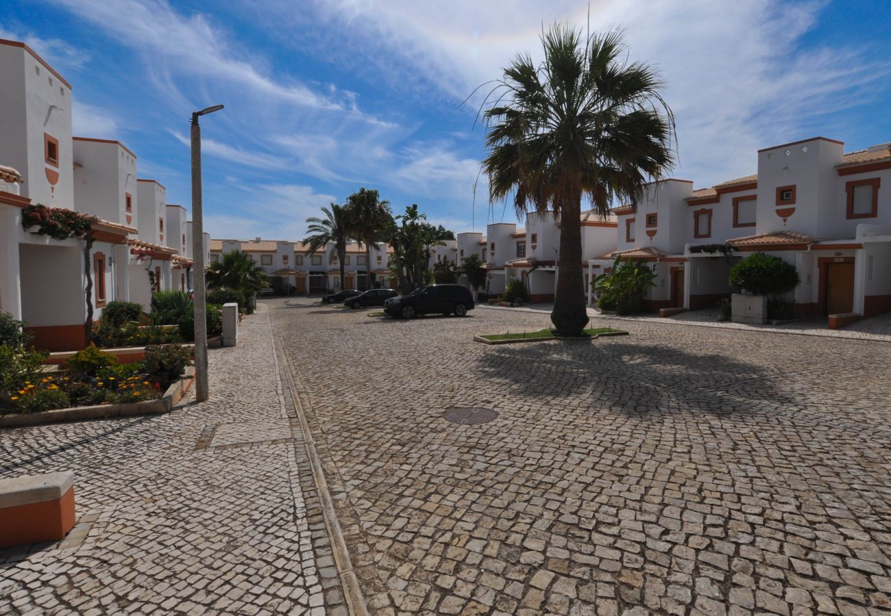 Apartment in Albufeira - Flat Pinheiro OCV - 5min Beach