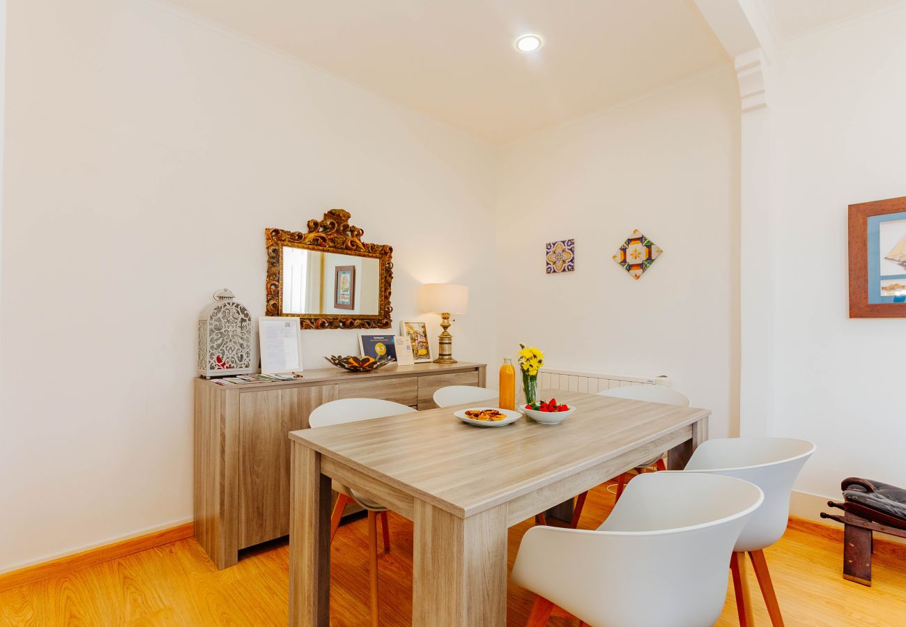 Apartment in Lisbon - RENT4REST DREAM VIEW FAMILY APARTMENT
