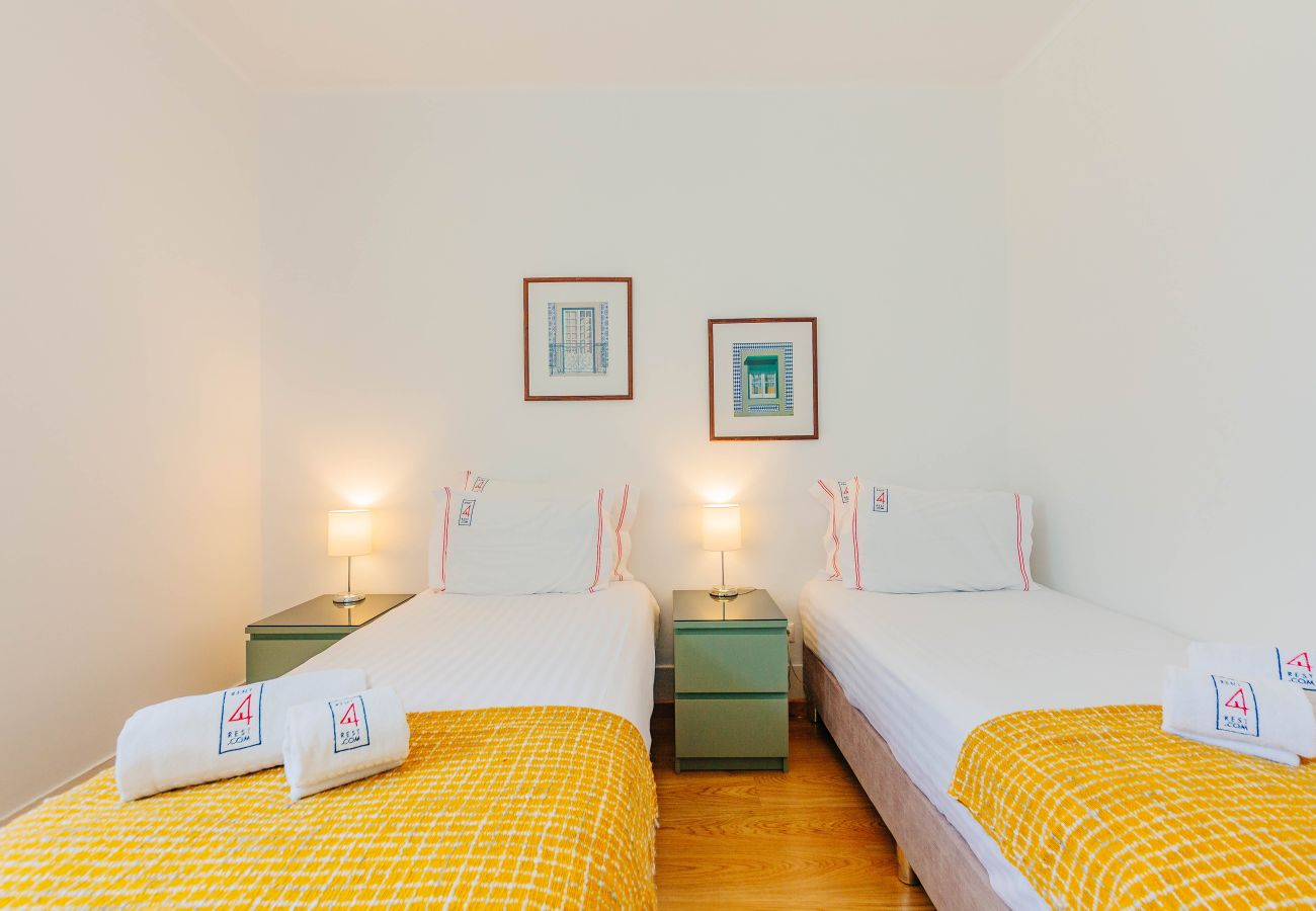 Apartment in Lisbon - RENT4REST DREAM VIEW FAMILY APARTMENT