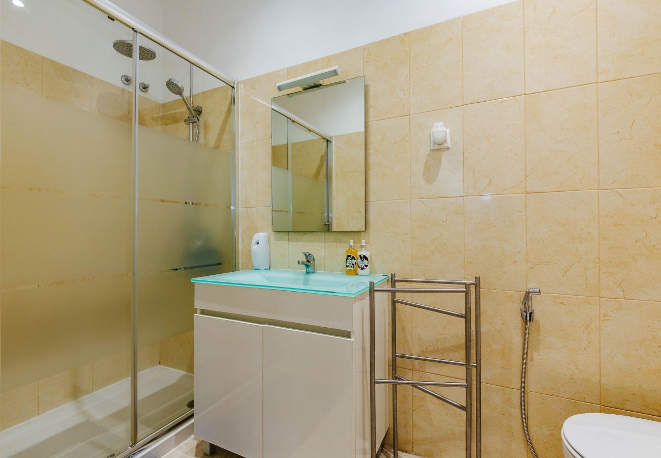 Apartment in Lisbon - RENT4REST DREAM VIEW FAMILY APARTMENT
