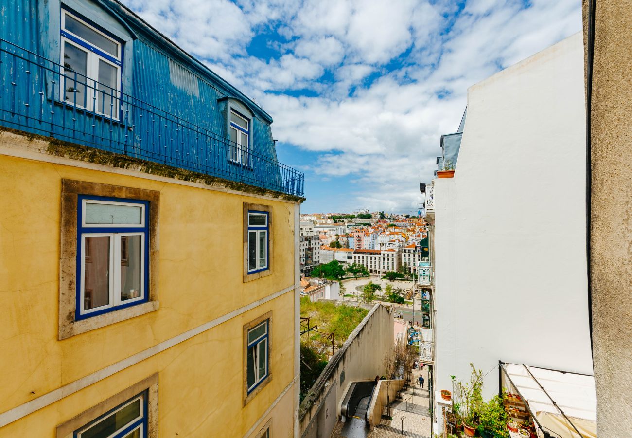 Apartment in Lisbon - RENT4REST DREAM VIEW FAMILY APARTMENT