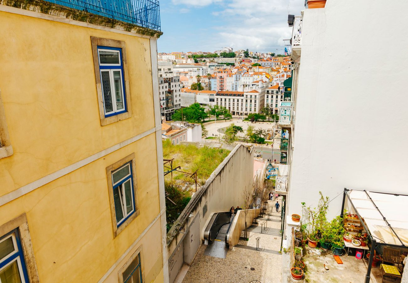 Apartment in Lisbon - RENT4REST DREAM VIEW FAMILY APARTMENT
