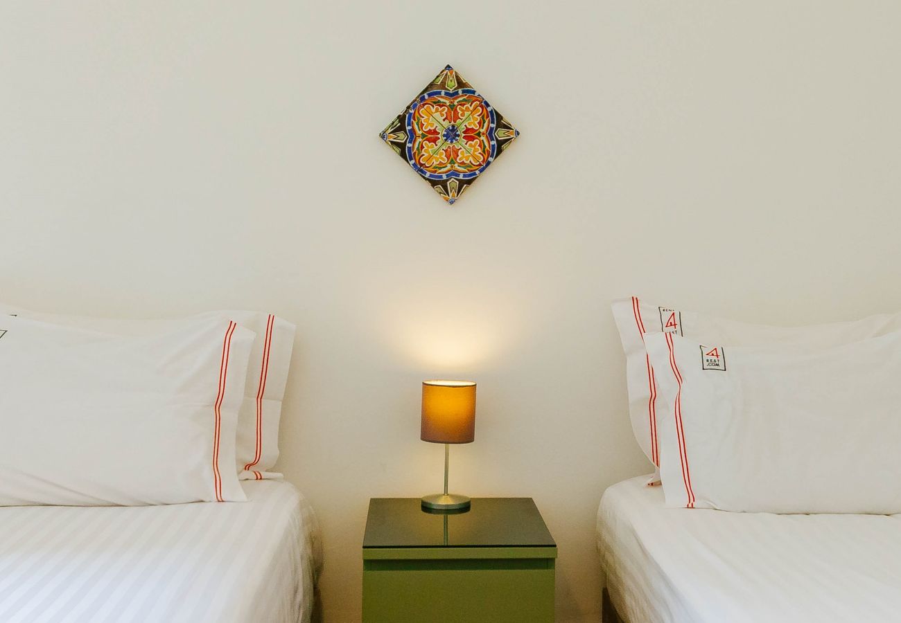 Apartment in Lisbon - RENT4REST DREAM VIEW FAMILY APARTMENT