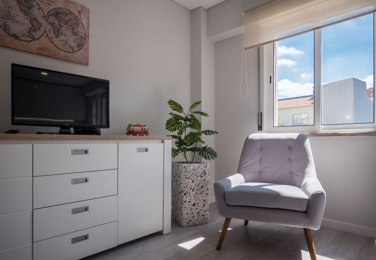 Apartment in Lisbon - RENT4REST SAO BENTO CHARMING 1 BEDROOM APARTMENT