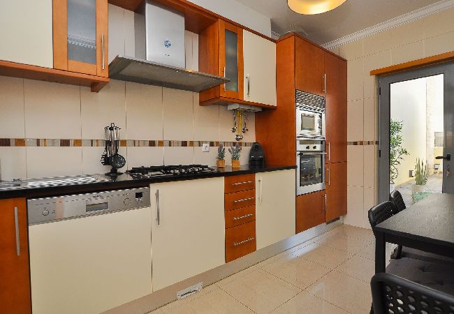 Villa in Albufeira - Townhouse Branqueira OCV - 10min Beach  Villa in Albufeira - Townhouse Branqueira OCV - 10min Beach