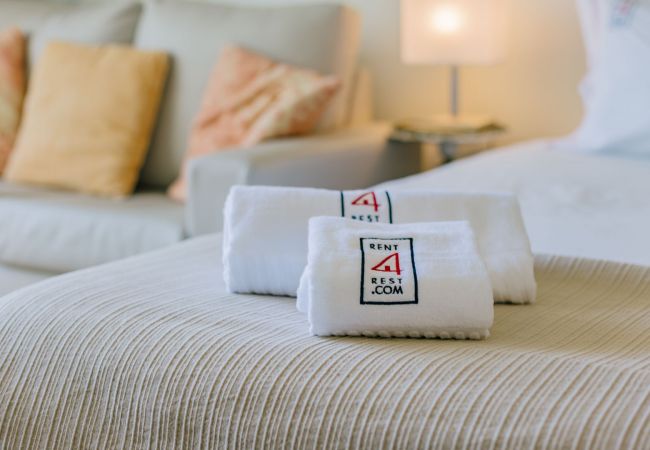 Studio in Estoril - RENT4REST ESTORIL BEACHFRONT APARTMENTS - BALCONY STUDIO Studio in Estoril - RENT4REST ESTORIL BEACHFRONT APARTMENTS - BALCONY STUDIO