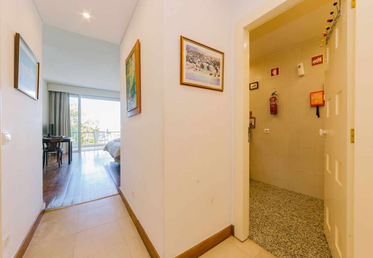 Studio in Estoril - RENT4REST ESTORIL BEACHFRONT APARTMENTS - BALCONY STUDIO