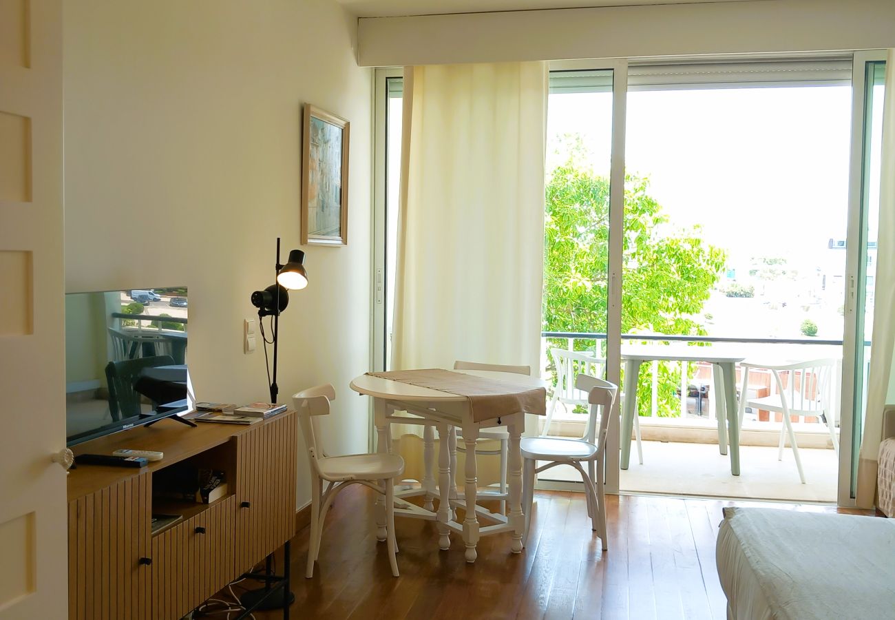 Studio in Estoril - RENT4REST ESTORIL BEACHFRONT APARTMENTS - BALCONY STUDIO