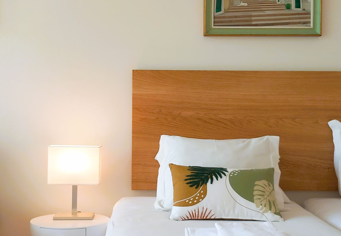 Studio in Estoril - RENT4REST ESTORIL BEACHFRONT APARTMENTS - BALCONY STUDIO