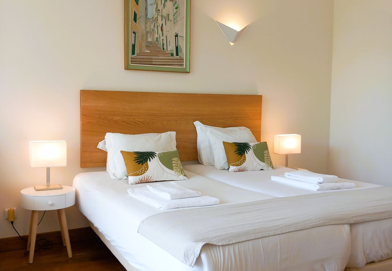 Studio in Estoril - RENT4REST ESTORIL BEACHFRONT APARTMENTS - BALCONY STUDIO