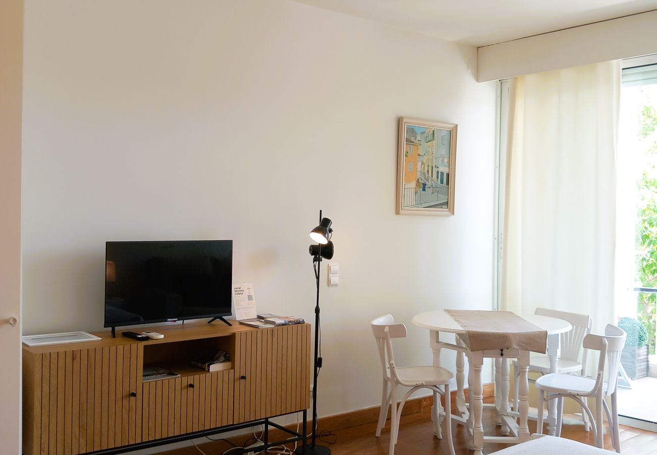 Studio in Estoril - RENT4REST ESTORIL BEACHFRONT APARTMENTS - BALCONY STUDIO