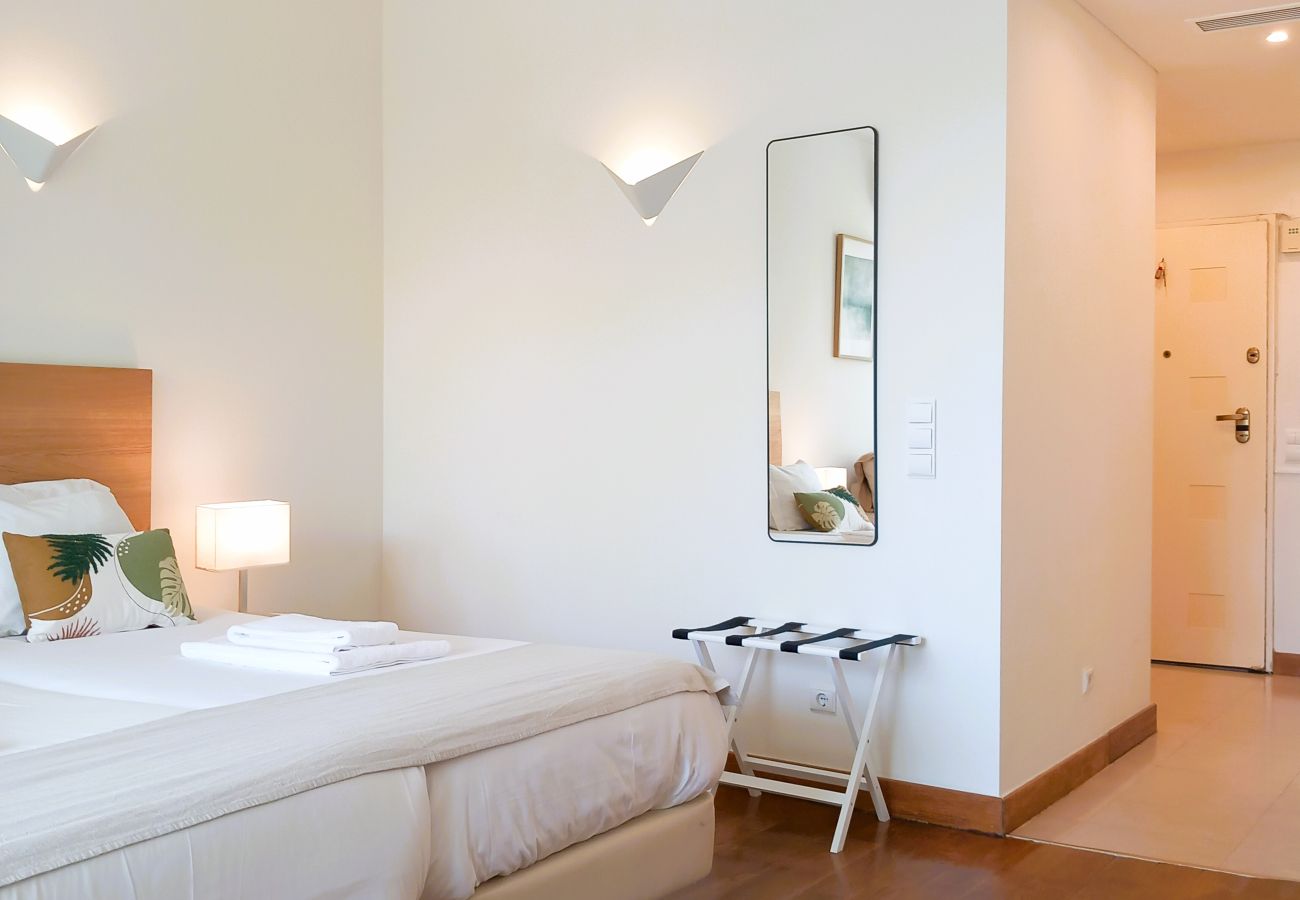Studio in Estoril - RENT4REST ESTORIL BEACHFRONT APARTMENTS - BALCONY STUDIO