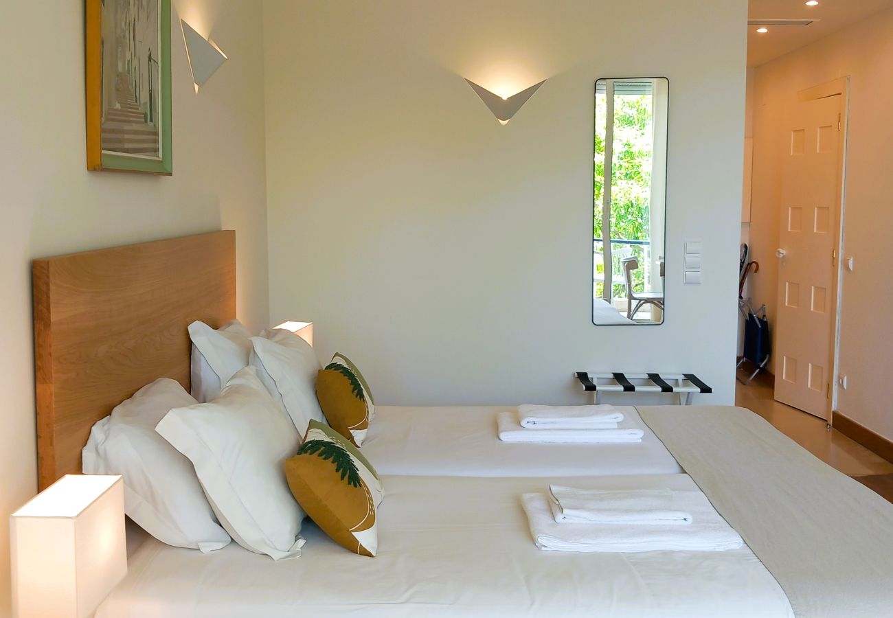 Studio in Estoril - RENT4REST ESTORIL BEACHFRONT APARTMENTS - BALCONY STUDIO