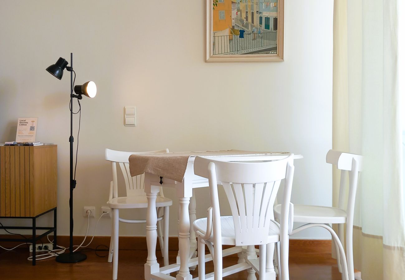 Studio in Estoril - RENT4REST ESTORIL BEACHFRONT APARTMENTS - BALCONY STUDIO
