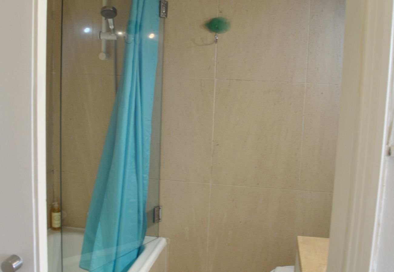 Studio in Estoril - RENT4REST ESTORIL BEACHFRONT APARTMENT - STUDIO