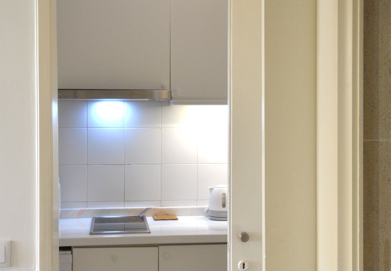 Studio in Estoril - RENT4REST ESTORIL BEACHFRONT APARTMENT - STUDIO