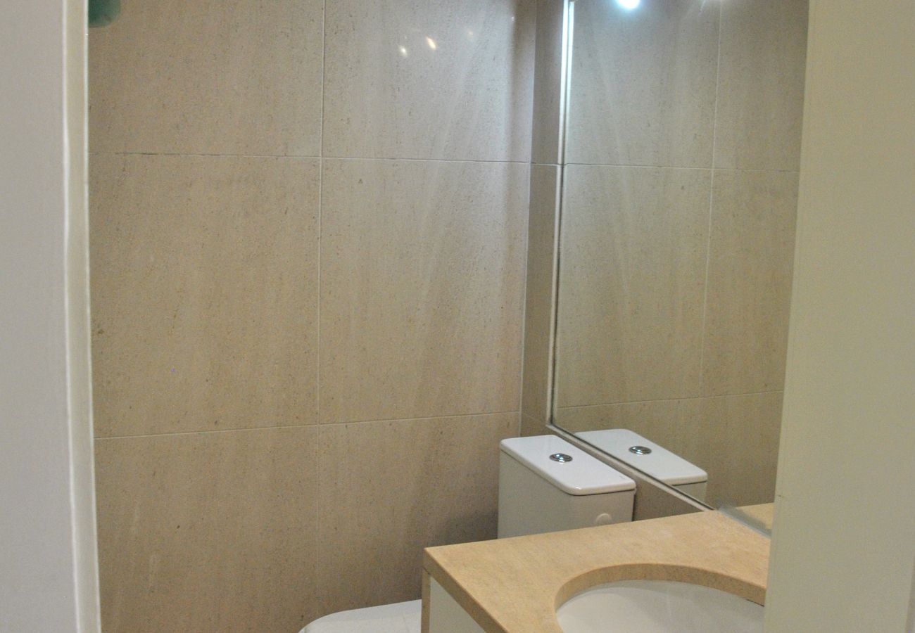 Studio in Estoril - RENT4REST ESTORIL BEACHFRONT APARTMENT - STUDIO