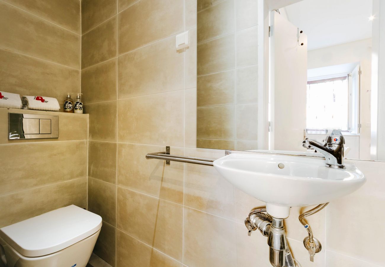 Studio in Lisbon - RENT4REST LISBON DOWNTOWN TINY STUDIO APARTMENT 1