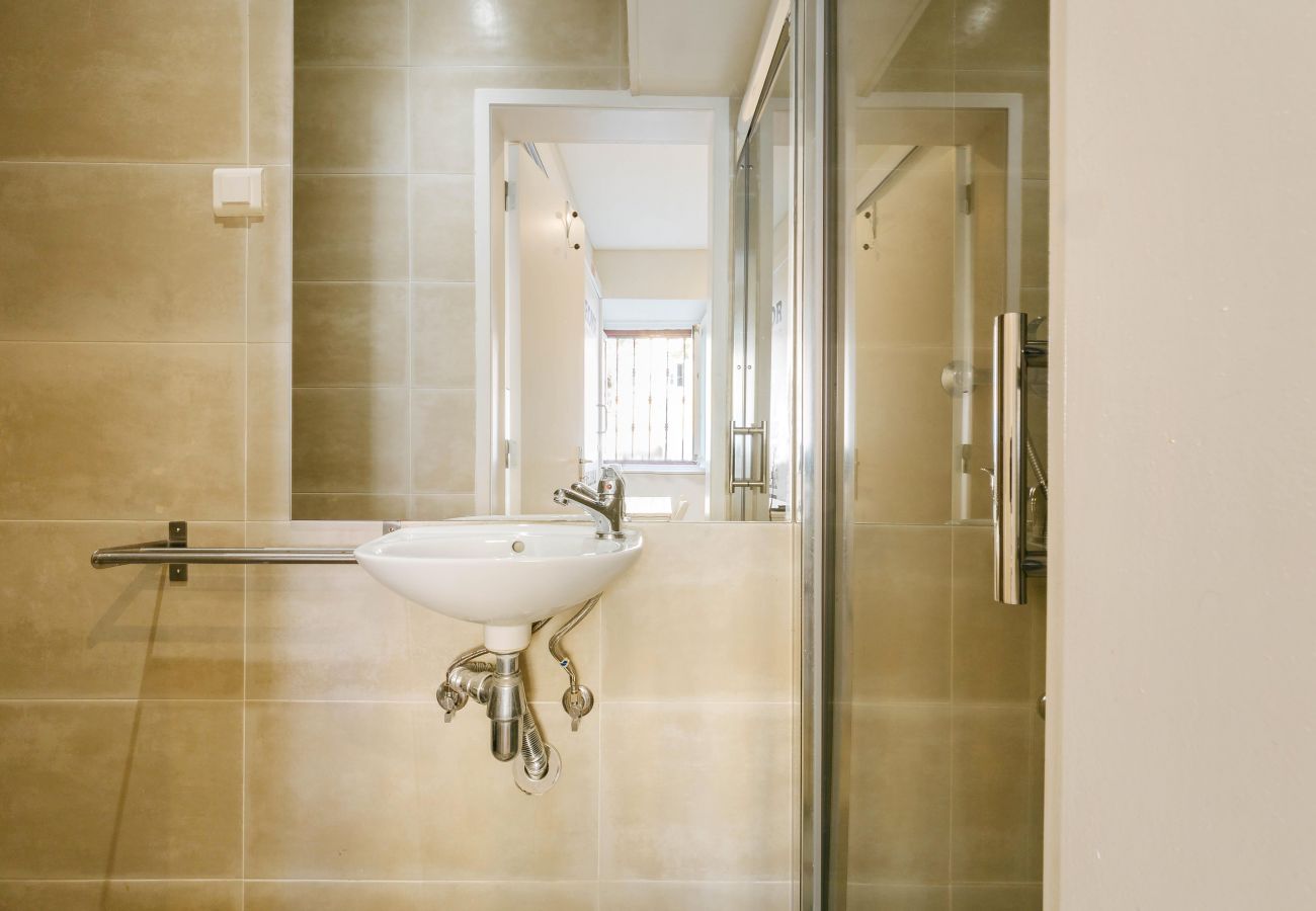 Studio in Lisbon - RENT4REST LISBON DOWNTOWN TINY STUDIO APARTMENT 1